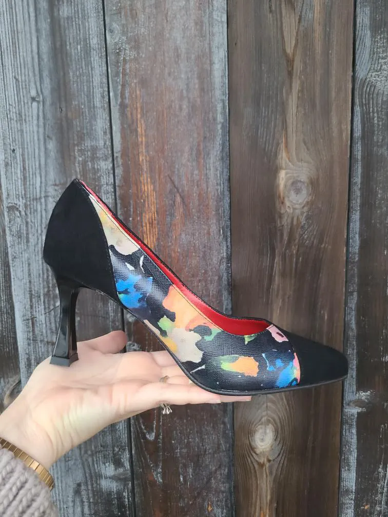 BU119 BlacK Floral Trinidad Pump