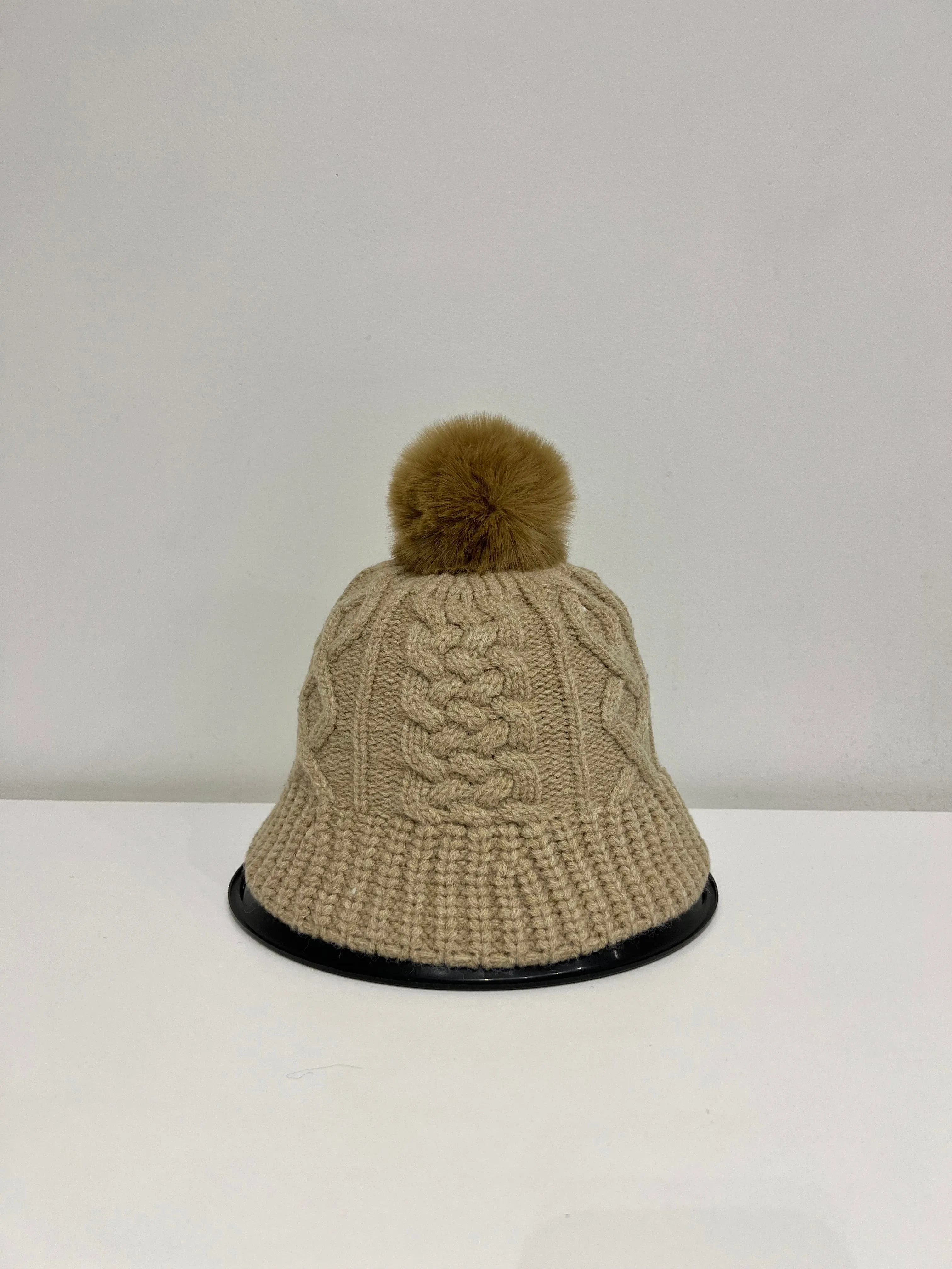 POMI Pompom bucket hat