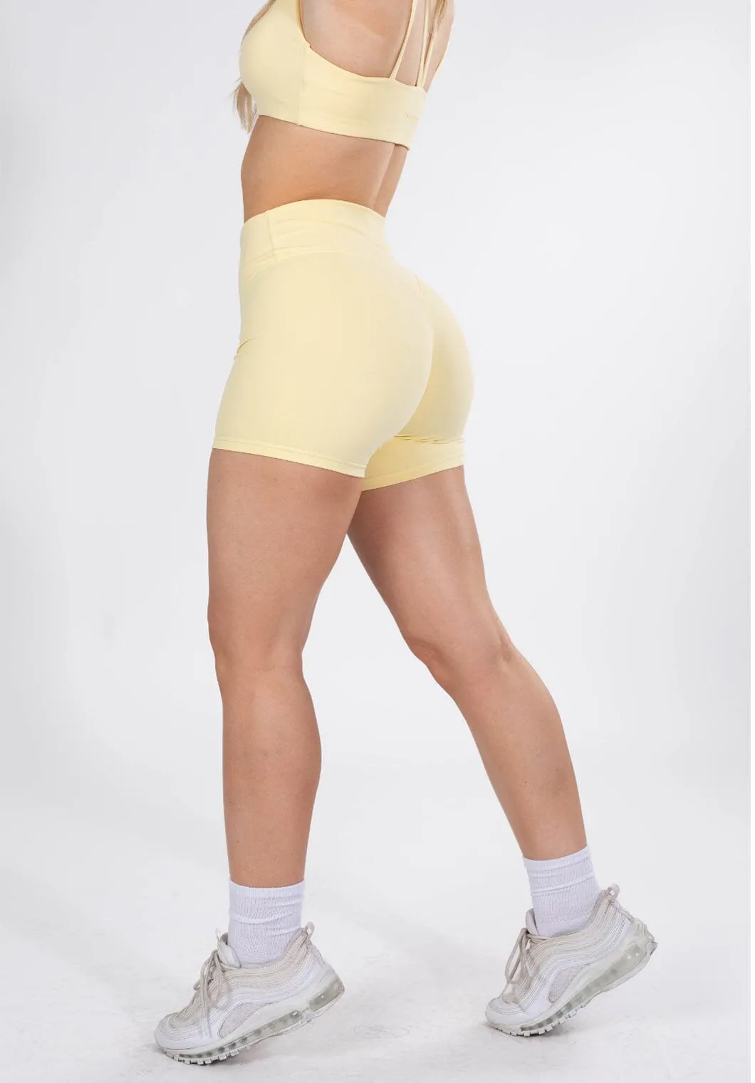 UltraLux Curve Contour Sculptseam™ Short Lemon Drop